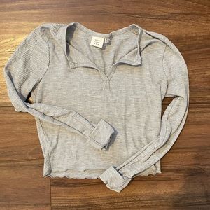 Tight Gray Longsleeve Crop Top